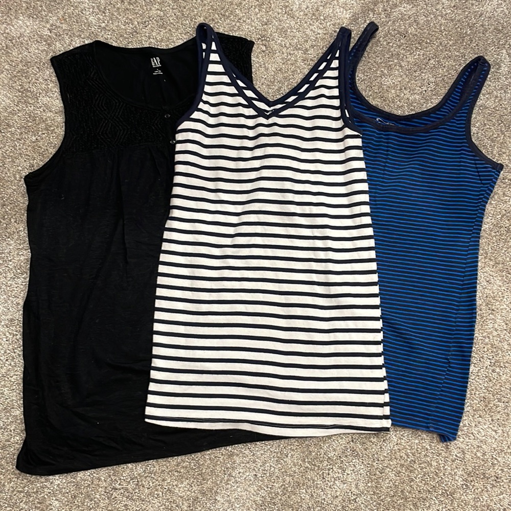 Lot of maternity tank tops